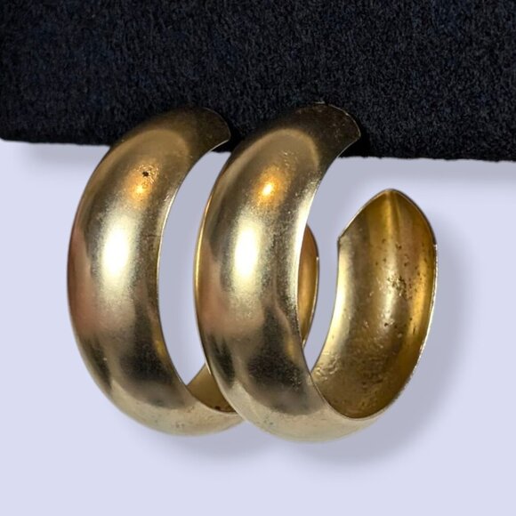 V. Wide Open Hoop Earrings - Picture 3 of 6